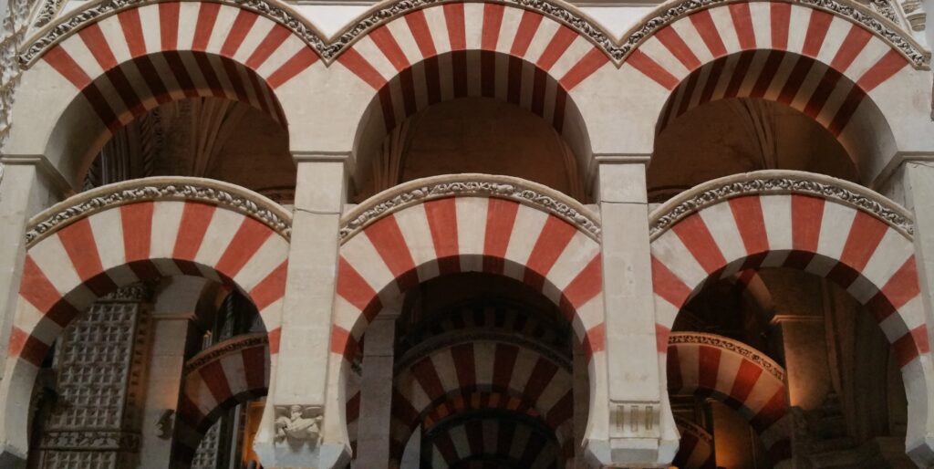 arcos de la mezquita de cordoba